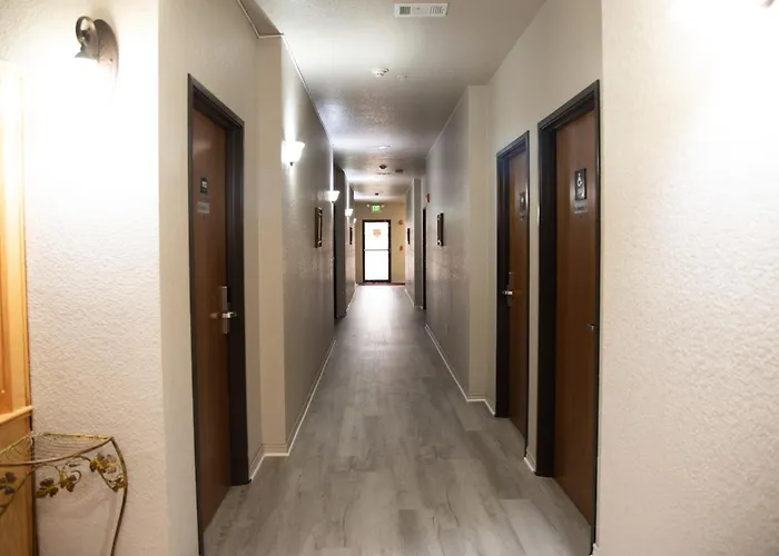 Premium And Hotel